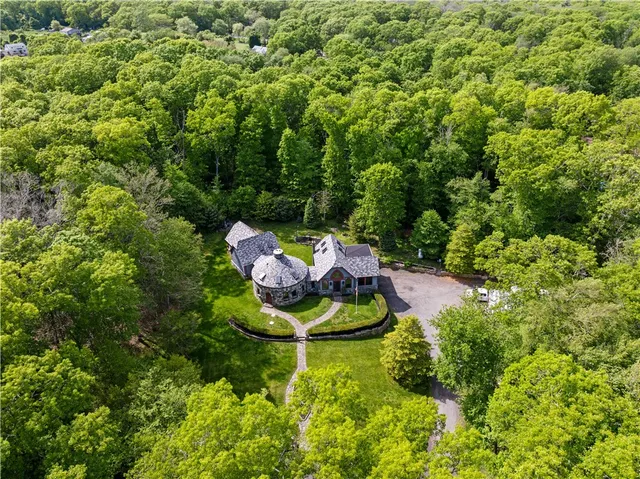 $1,275,000 | 485 Lake Road, Tiverton, RI 02878