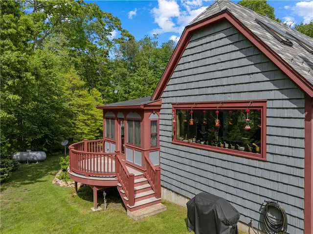 $1,275,000 | 485 Lake Road, Tiverton, RI 02878