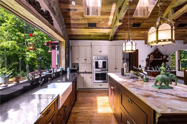 $1,275,000 | 485 Lake Road, Tiverton, RI 02878