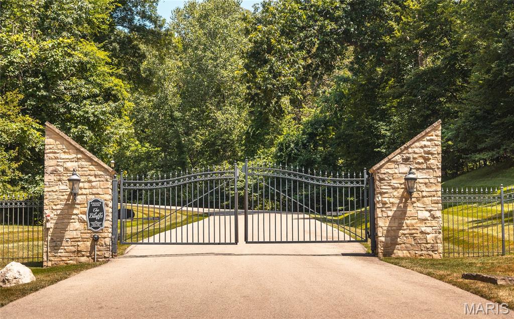 900 Bluff Road Pevely, MO 63070 - Photo 5 of 36