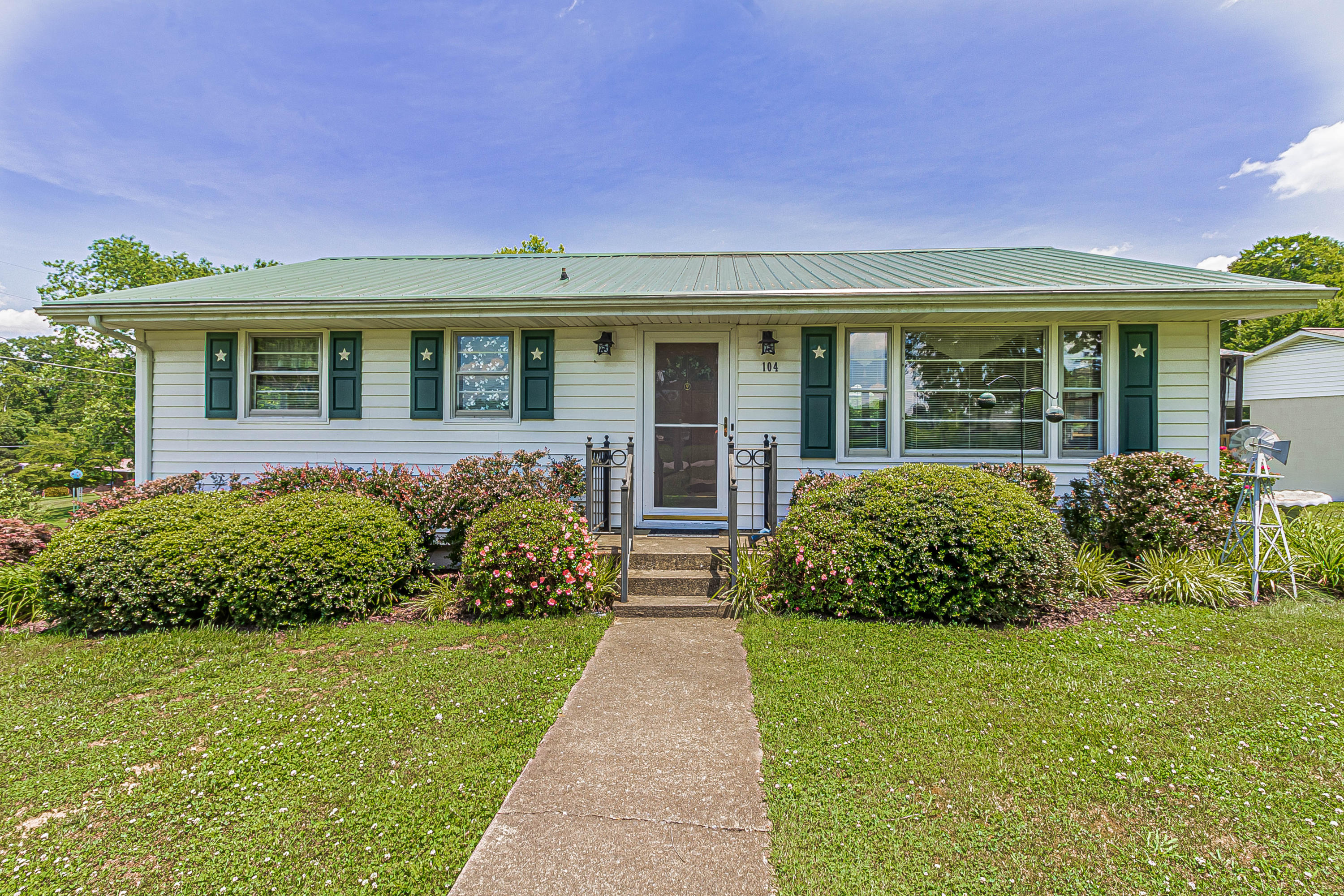 104 Light Lane Fall Branch, TN 37656 - Photo 1 of 59 IMG_0005-HDR