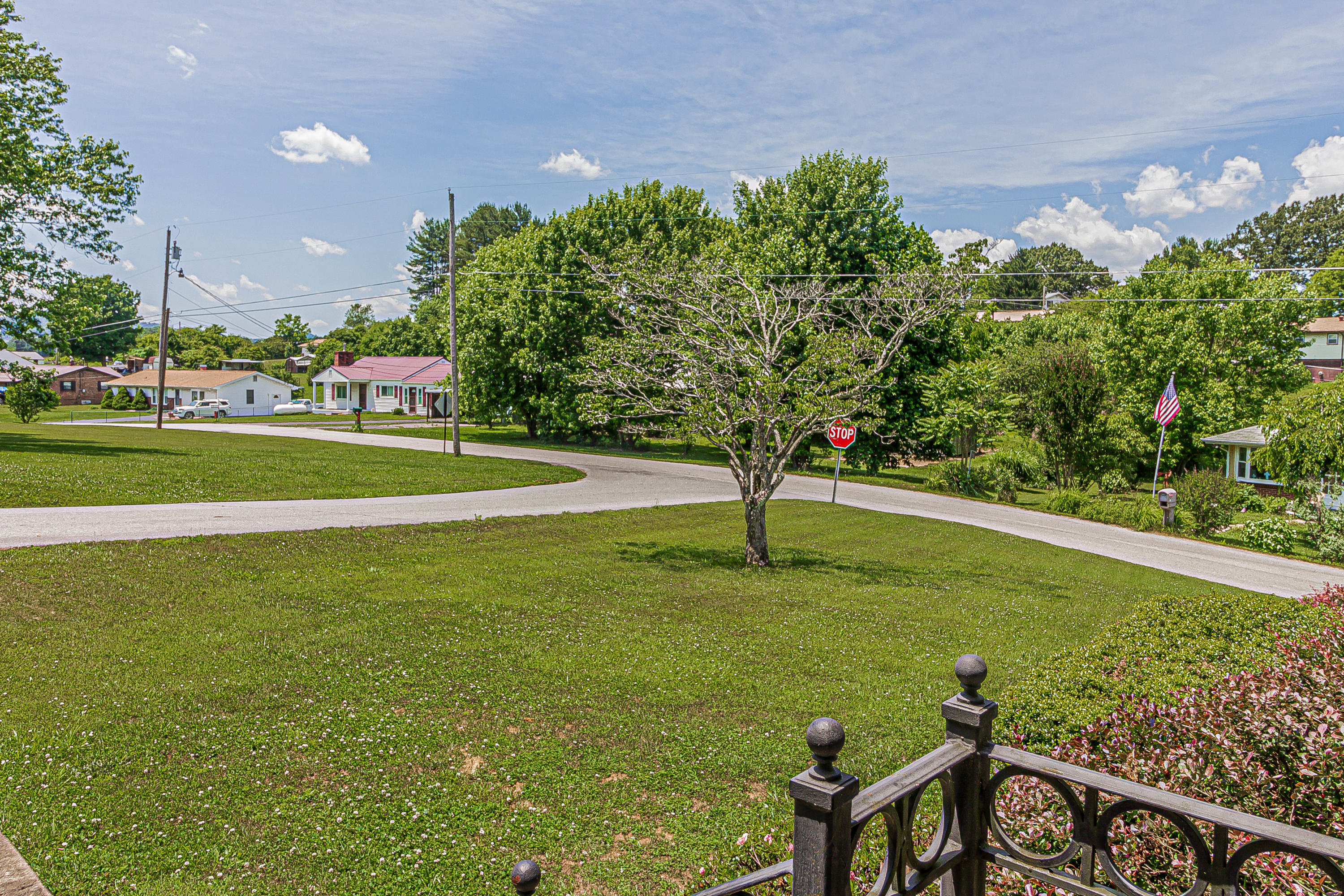 104 Light Lane Fall Branch, TN 37656 - Photo 12 of 59 IMG_0068