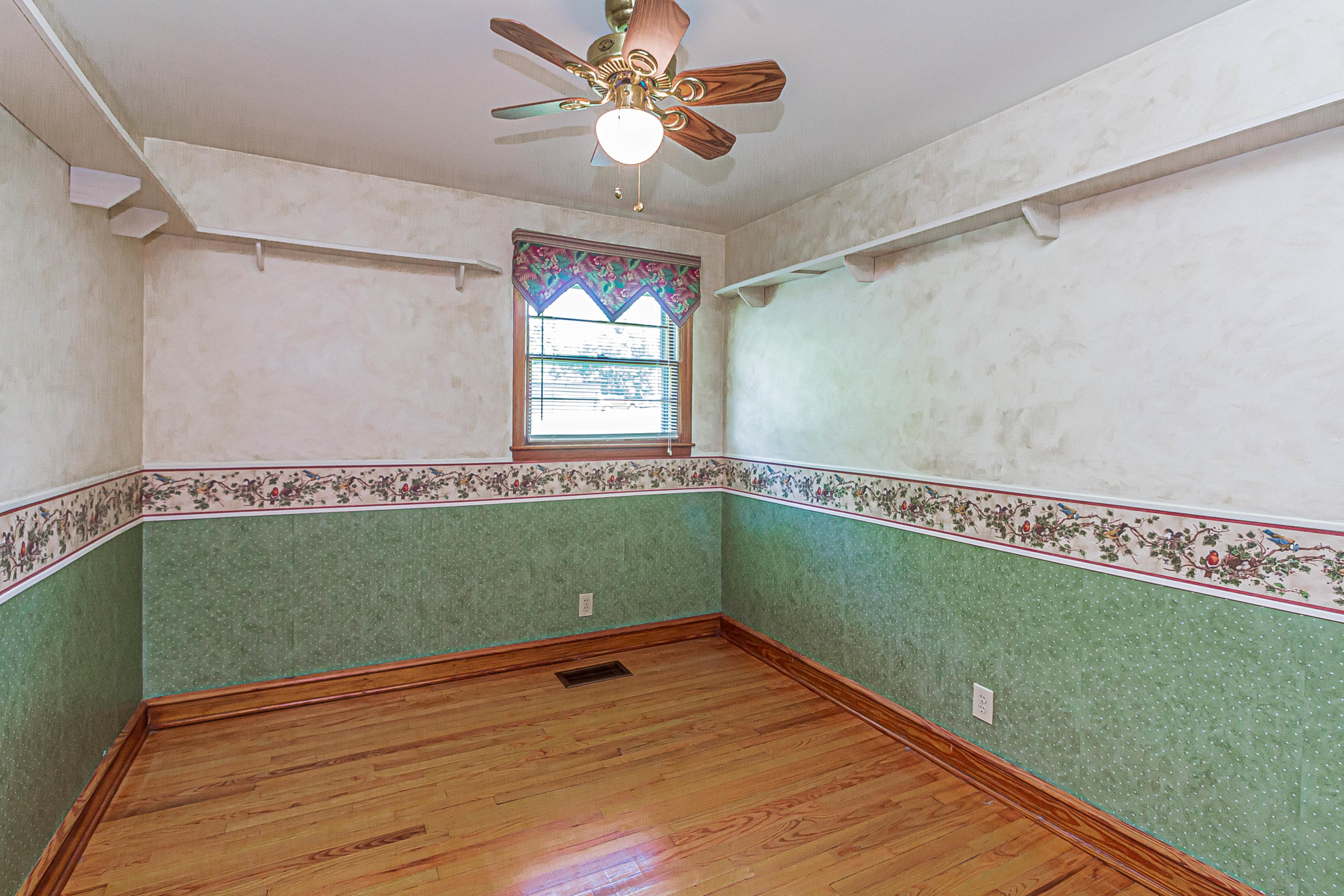104 Light Lane Fall Branch, TN 37656 - Photo 21 of 59 IMG_0086