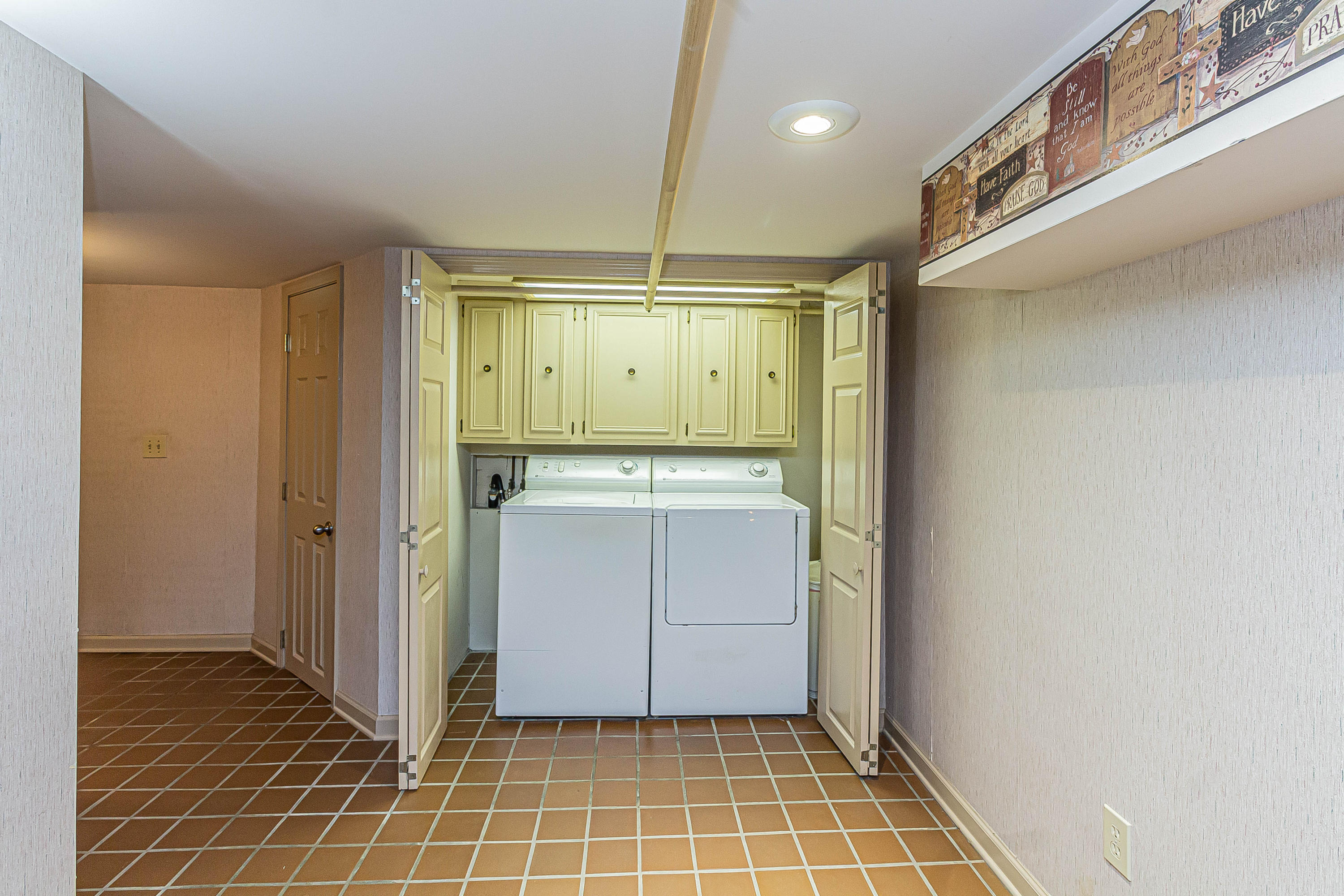 104 Light Lane Fall Branch, TN 37656 - Photo 37 of 59 IMG_0142