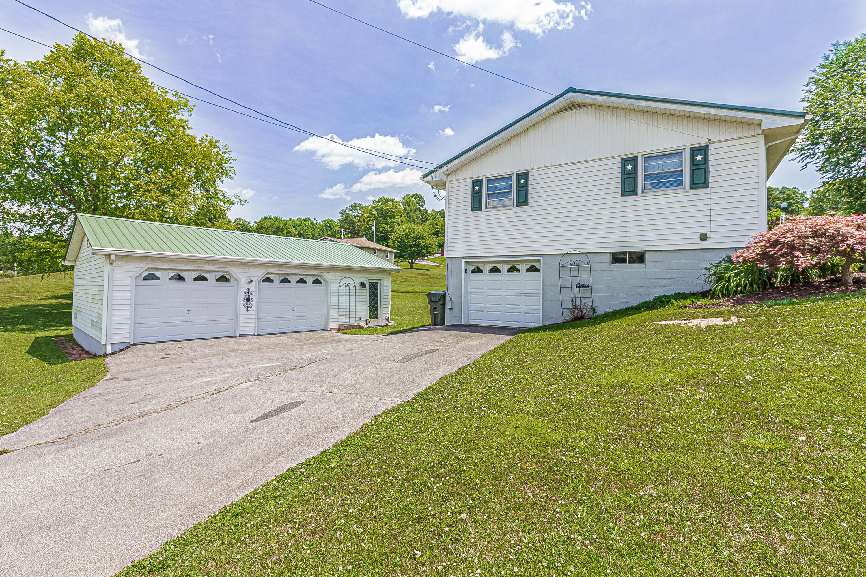 104 Light Lane Fall Branch, TN 37656 - Photo 10 of 59 IMG_0044