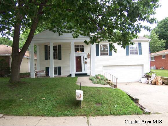 2209 Makemie Avenue Springfield, IL 62704 - Photo 1 of 9 Gallery Image 1