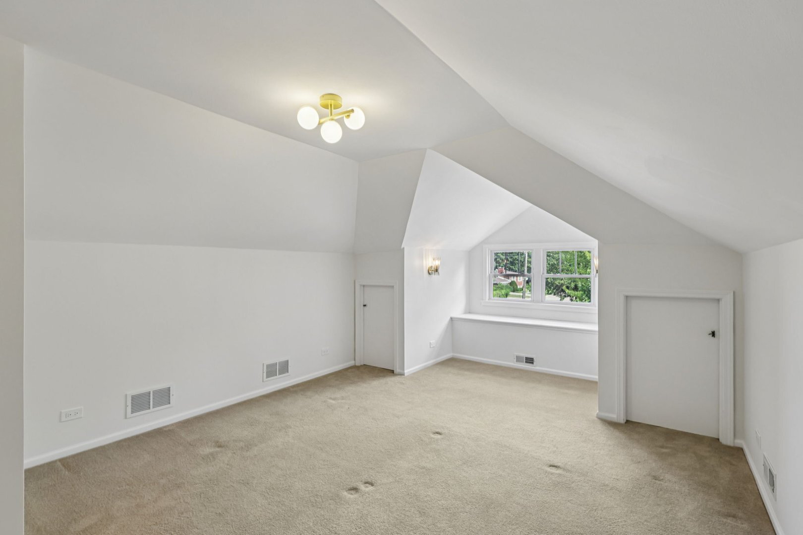 5253 Cleveland Street Skokie, IL 60077 - Photo 31 of 57