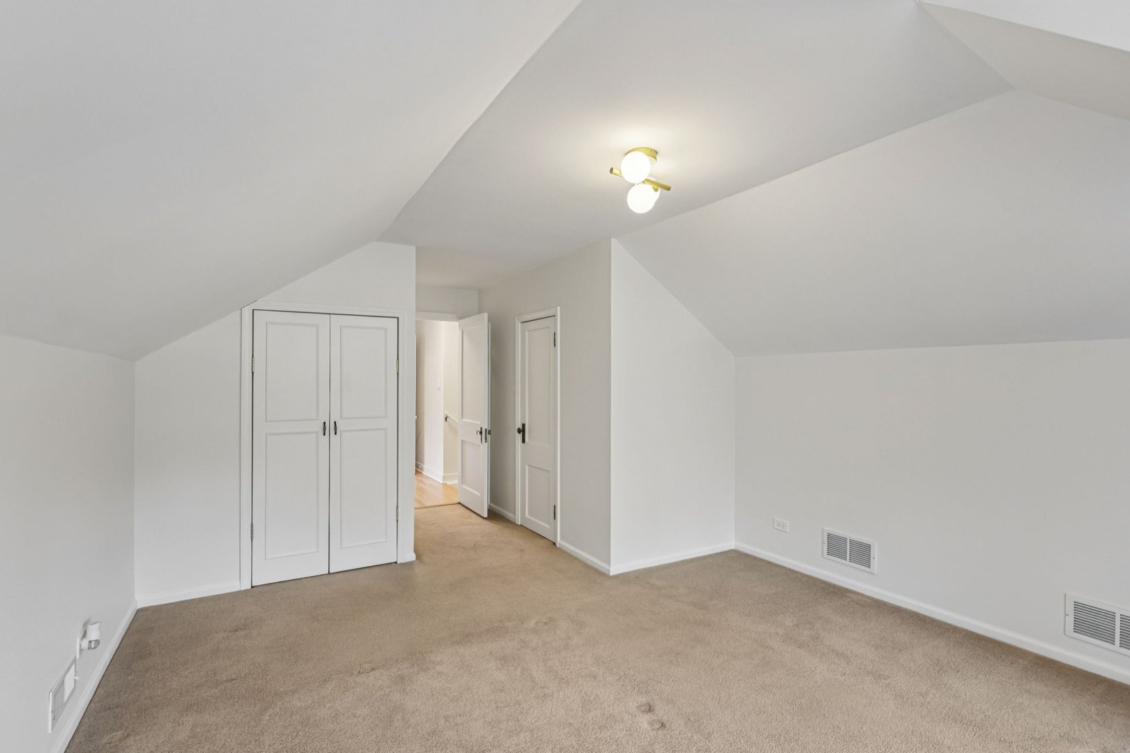 5253 Cleveland Street Skokie, IL 60077 - Photo 32 of 57 a view of an empty room