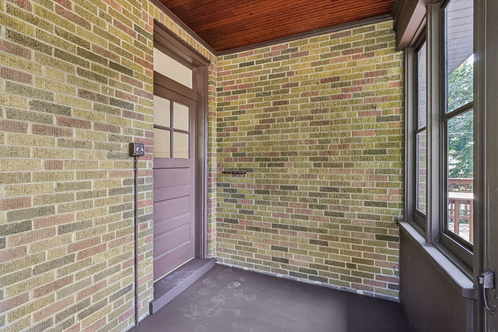 5253 Cleveland Street Skokie, IL 60077 - Photo 44 of 57 a view of door