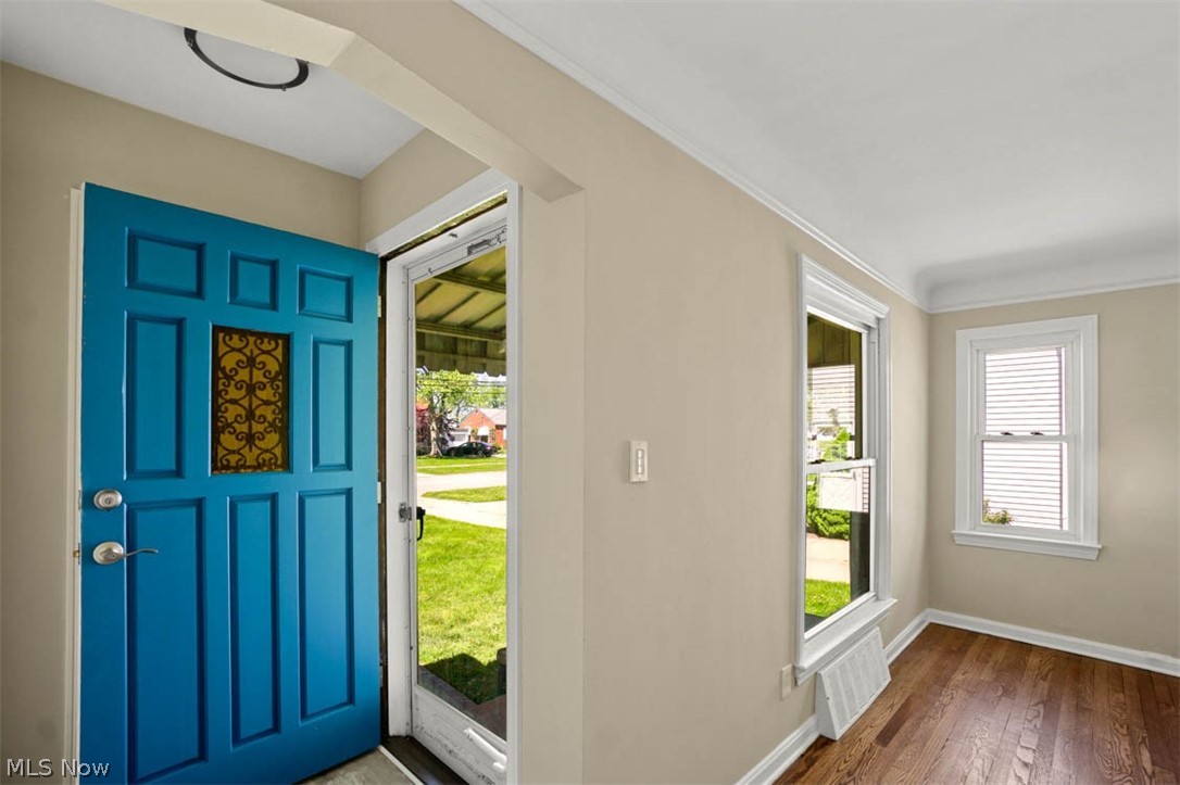 1561 Lander Road Cleveland, OH 44124 - Photo 9 of 33