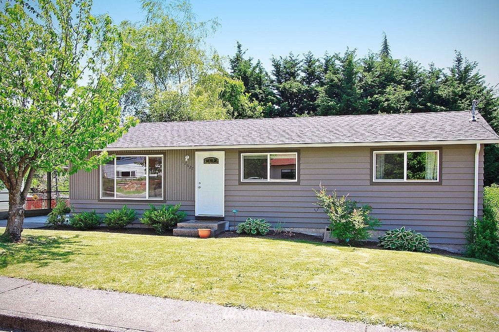 12627 Southeast 158th Street Renton, WA 98058 - Photo 1 of 23 Gallery Image 1