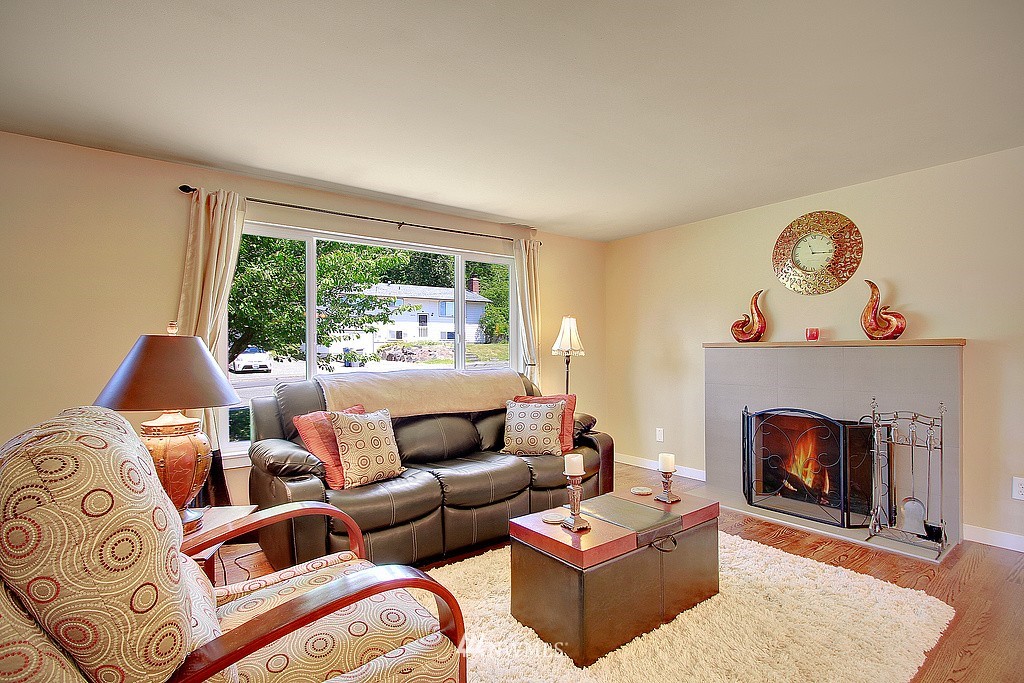 12627 Southeast 158th Street Renton, WA 98058 - Photo 2 of 23 Gallery Image 2