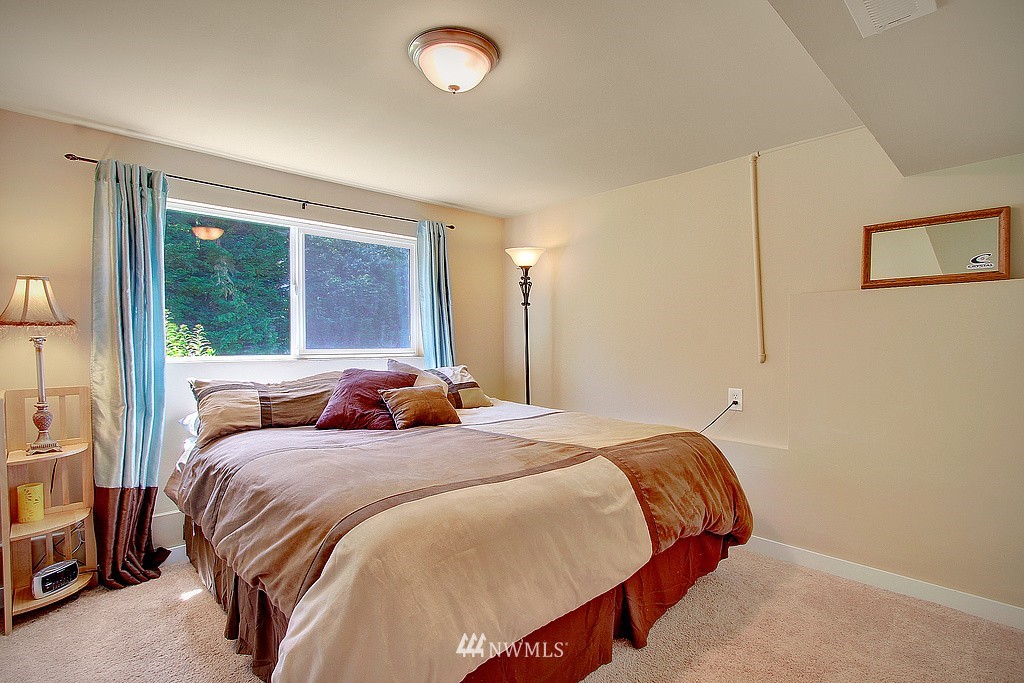 12627 Southeast 158th Street Renton, WA 98058 - Photo 16 of 23 Gallery Image 16