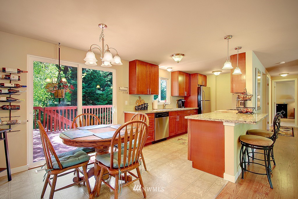 12627 Southeast 158th Street Renton, WA 98058 - Photo 6 of 23 Gallery Image 6