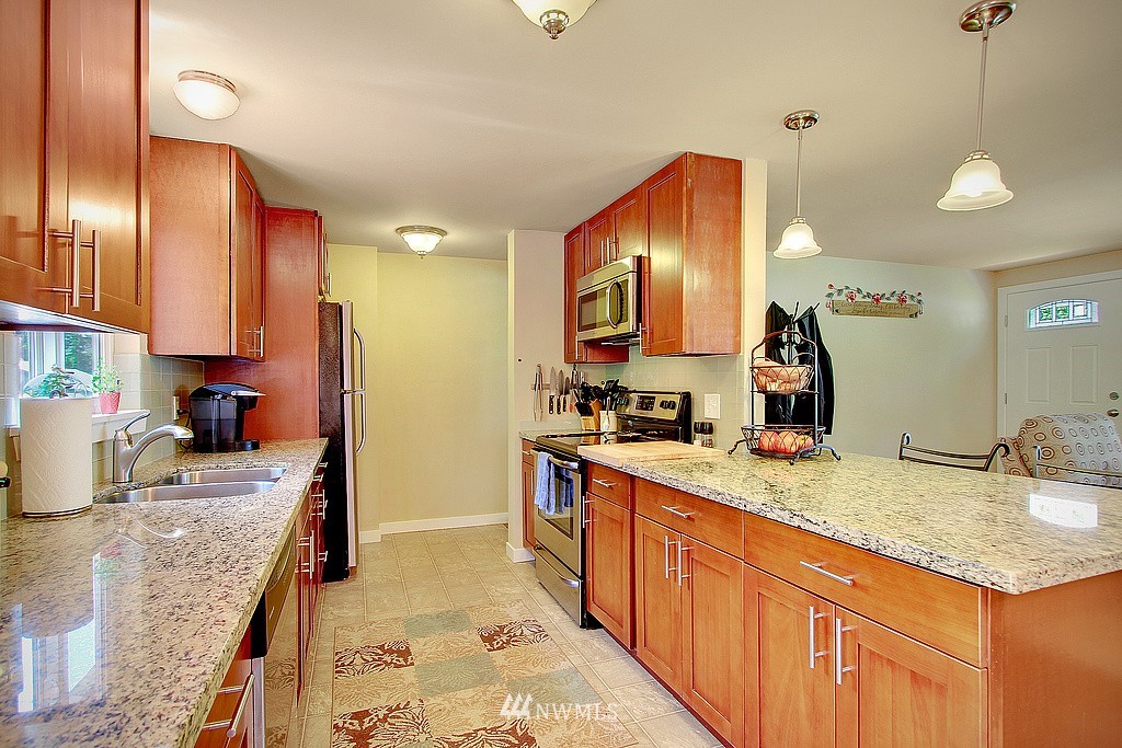 12627 Southeast 158th Street Renton, WA 98058 - Photo 8 of 23 Gallery Image 8