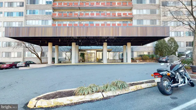 a view of cabinets with wooden floor