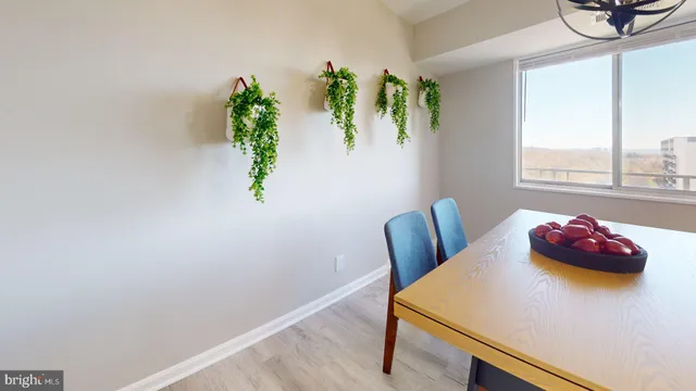 $300,000 | 5340 Holmes Run Parkway, Unit 1215, Alexandria, VA 22304