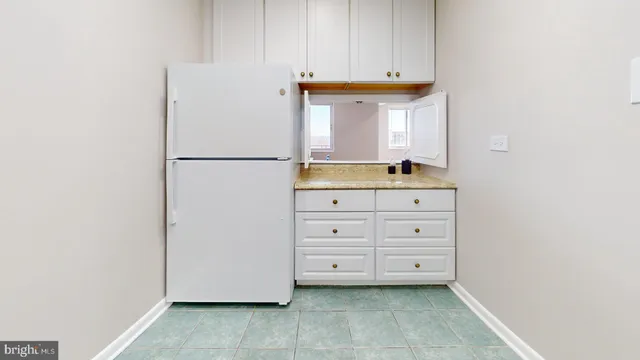 $300,000 | 5340 Holmes Run Parkway, Unit 1215, Alexandria, VA 22304