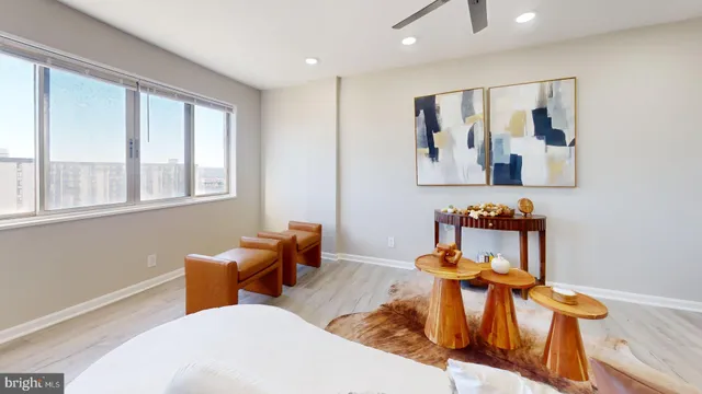 $300,000 | 5340 Holmes Run Parkway, Unit 1215, Alexandria, VA 22304