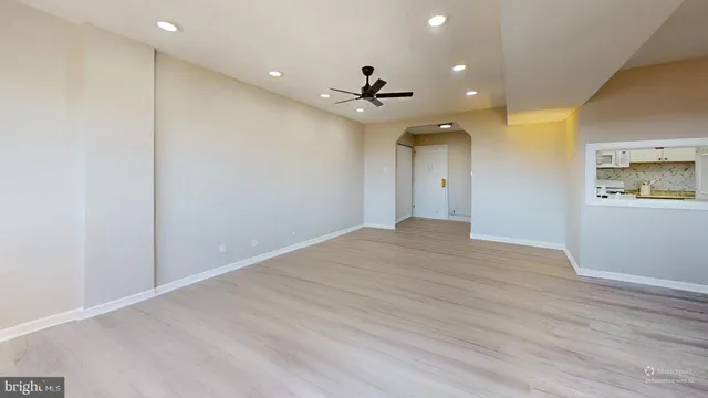 $300,000 | 5340 Holmes Run Parkway, Unit 1215, Alexandria, VA 22304