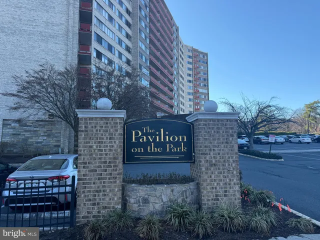 $300,000 | 5340 Holmes Run Parkway, Unit 1215, Alexandria, VA 22304