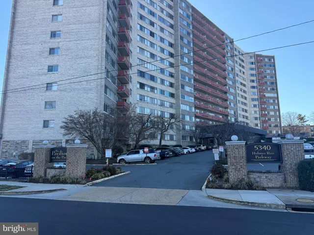 $300,000 | 5340 Holmes Run Parkway, Unit 1215, Alexandria, VA 22304