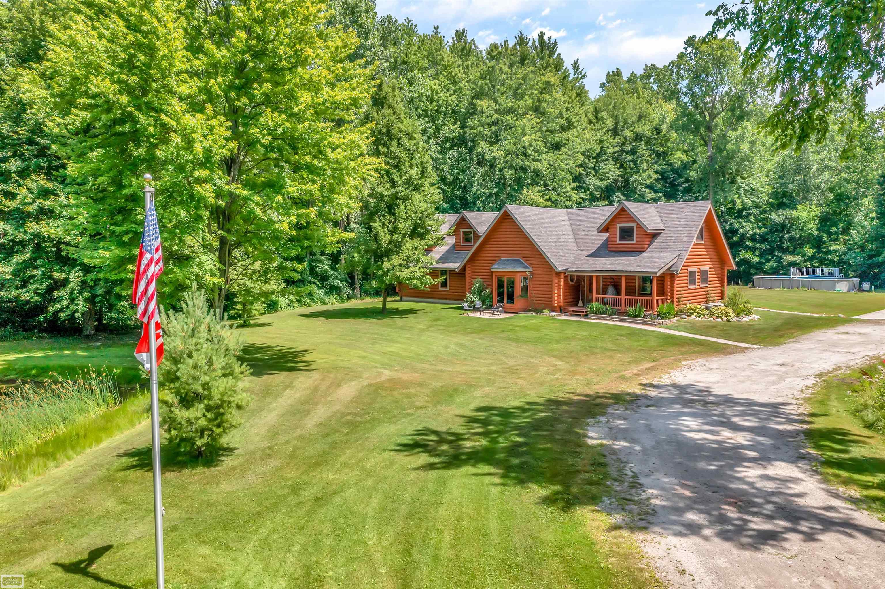 6880 Holland Road Algonac, MI 48001 - Photo 36 of 46 50101945-38.JPG