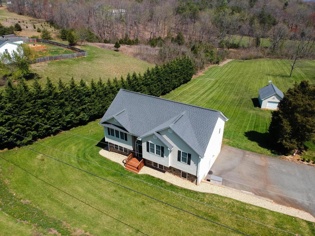 143 Northridge Road Hardy, VA 24101 - Photo 4 of 41 front