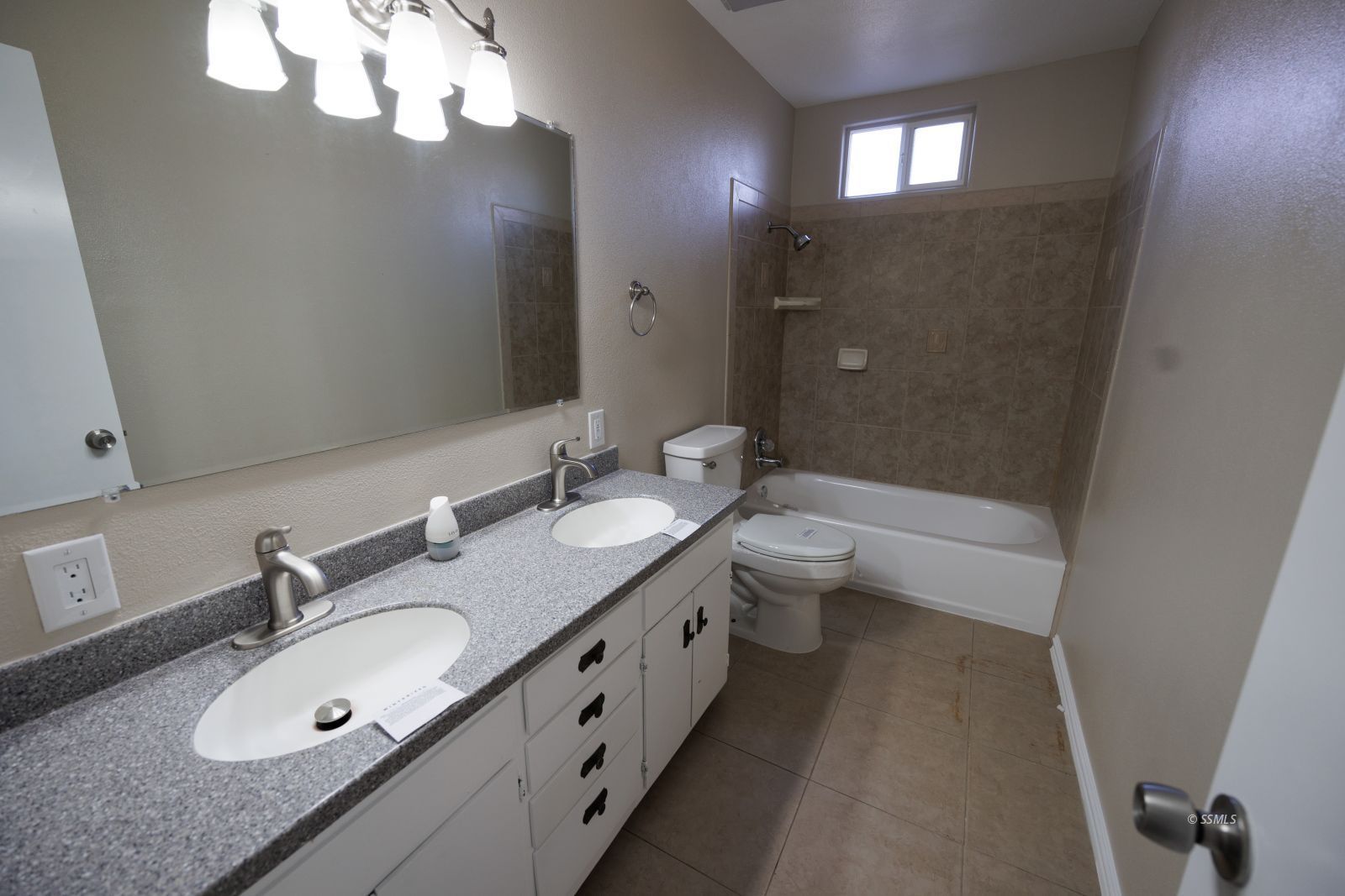 538 East California Avenue Ridgecrest, CA 93555 - Photo 12 of 18 Gallery Image 12