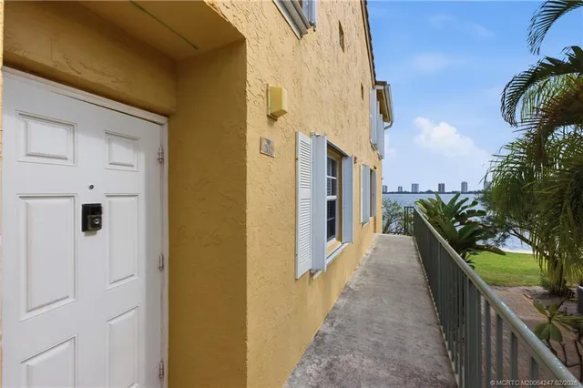 $4,750 | 1155 Lake Shore Drive, Unit 202, West Palm Beach, FL 33403