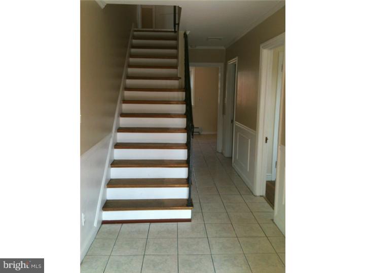 343 Kenhorst Boulevard Reading, PA 19607 - Photo 12 of 25 Hallway