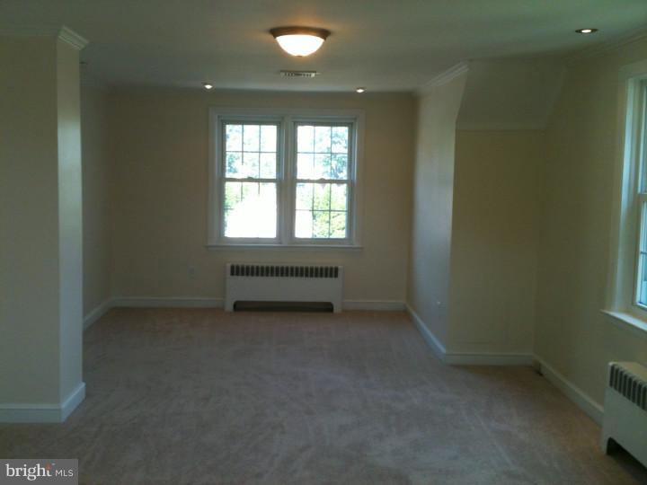 343 Kenhorst Boulevard Reading, PA 19607 - Photo 14 of 25 Bedroom - Main