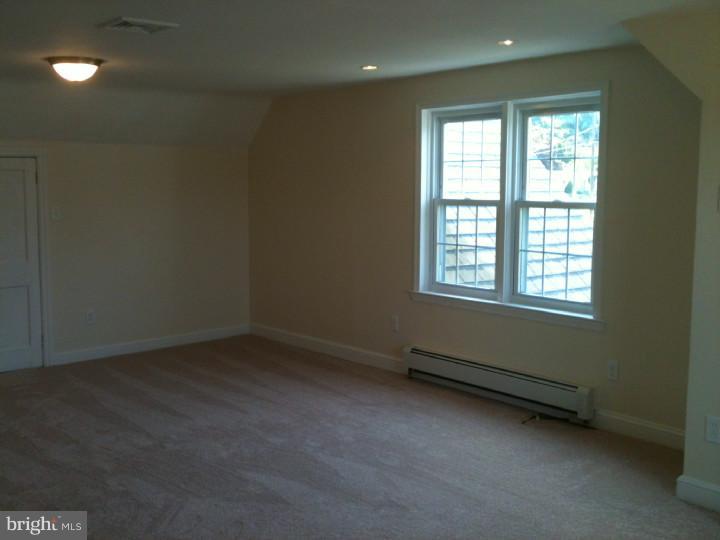 343 Kenhorst Boulevard Reading, PA 19607 - Photo 15 of 25 Bedroom 2