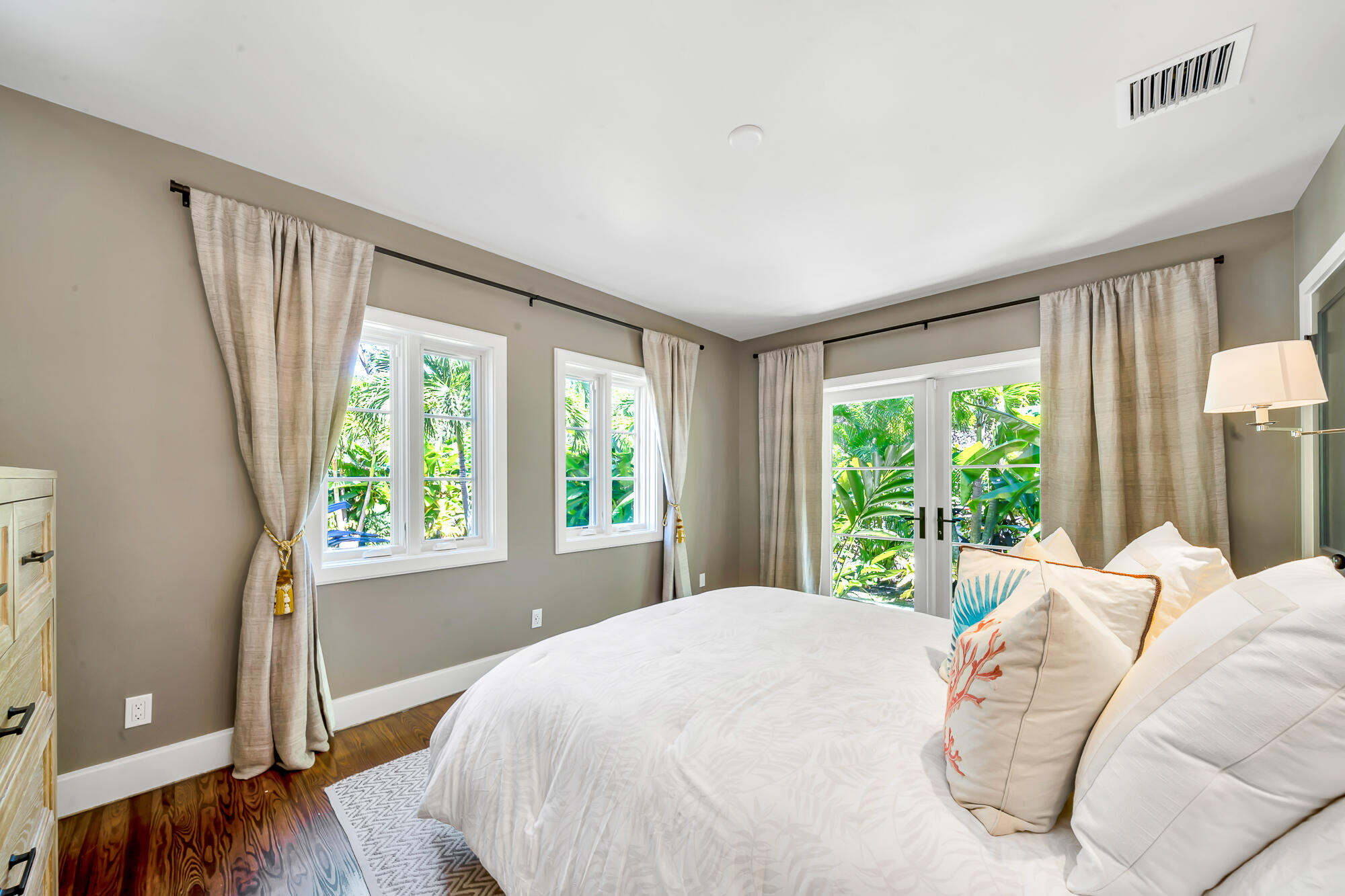 300 Barcelona Road West Palm Beach, FL 33401 - Photo 22 of 48 DSC01068