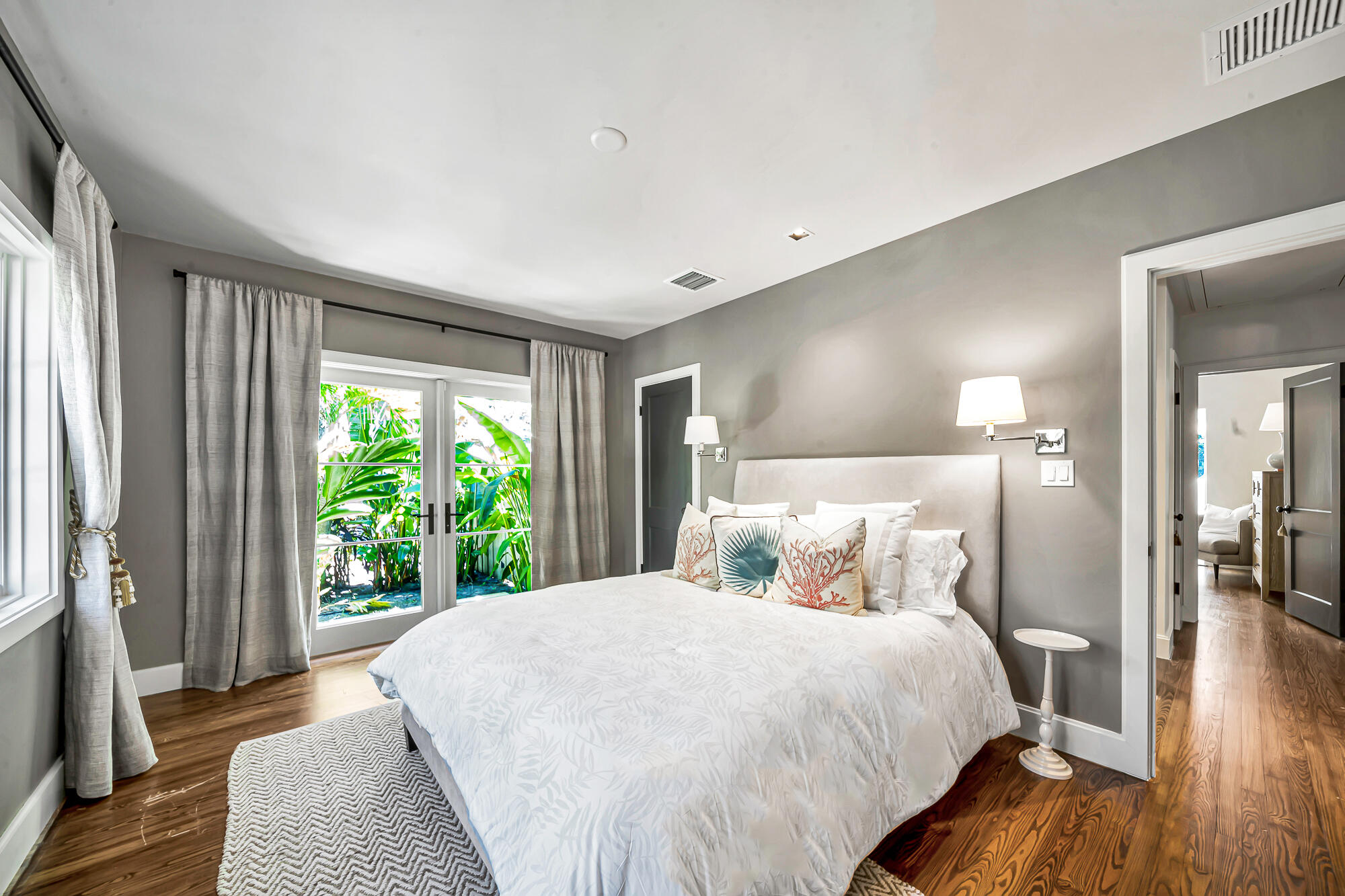 300 Barcelona Road West Palm Beach, FL 33401 - Photo 23 of 48 DSC01074