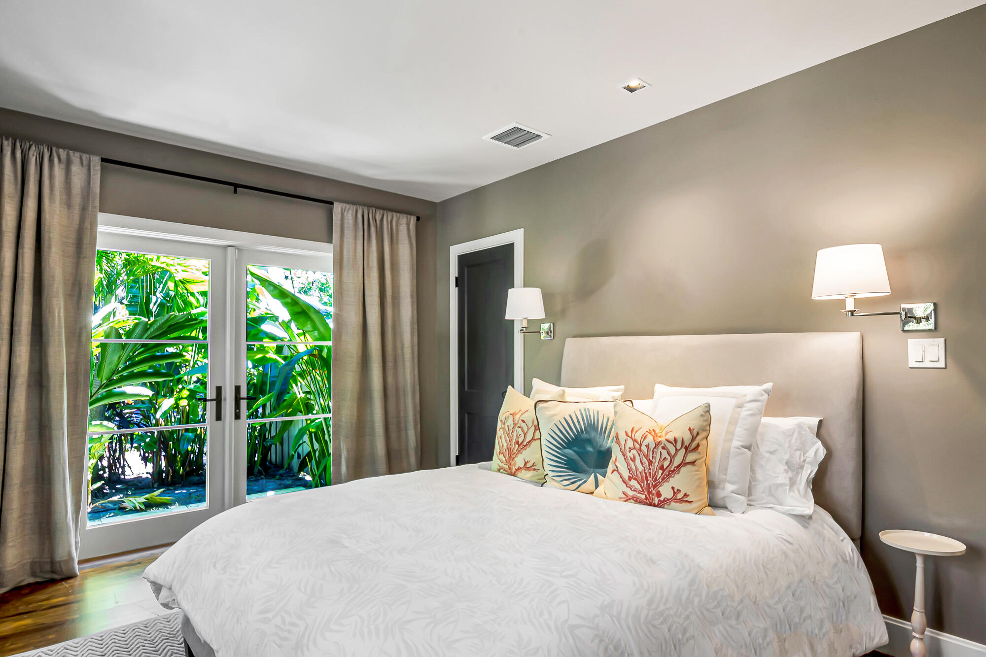 300 Barcelona Road West Palm Beach, FL 33401 - Photo 24 of 48 DSC01077