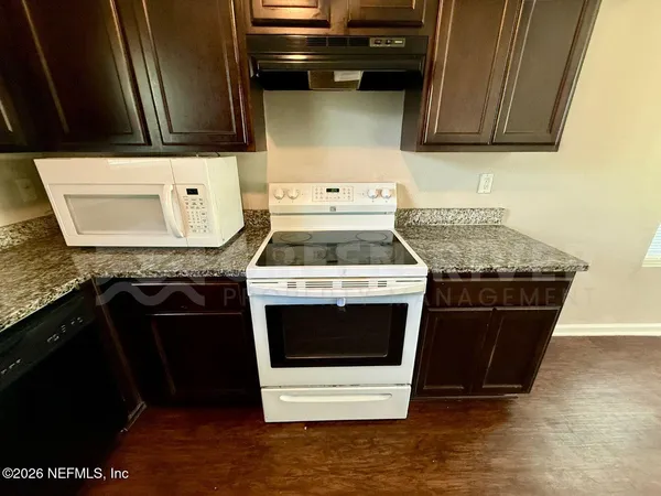 $1,695 | 8212 Maple Street, Jacksonville, FL 32244
