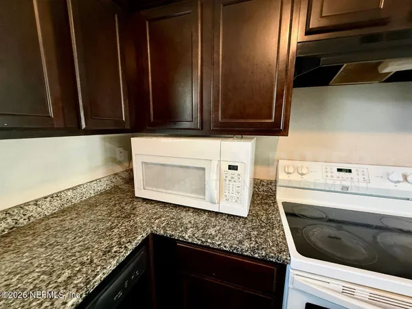 $1,695 | 8212 Maple Street, Jacksonville, FL 32244