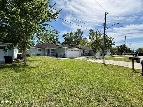 $1,695 | 8212 Maple Street, Jacksonville, FL 32244