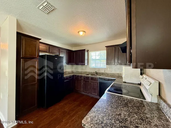 $1,695 | 8212 Maple Street, Jacksonville, FL 32244