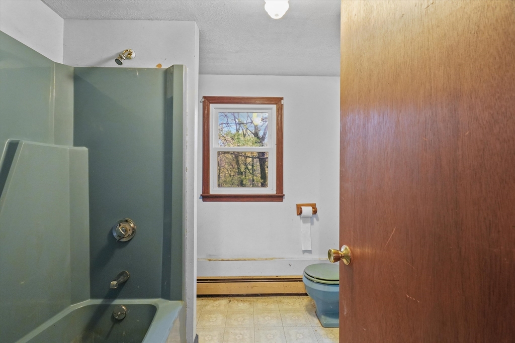 601 Flat Hill Road Lunenburg, MA 01462 - Photo 20 of 39