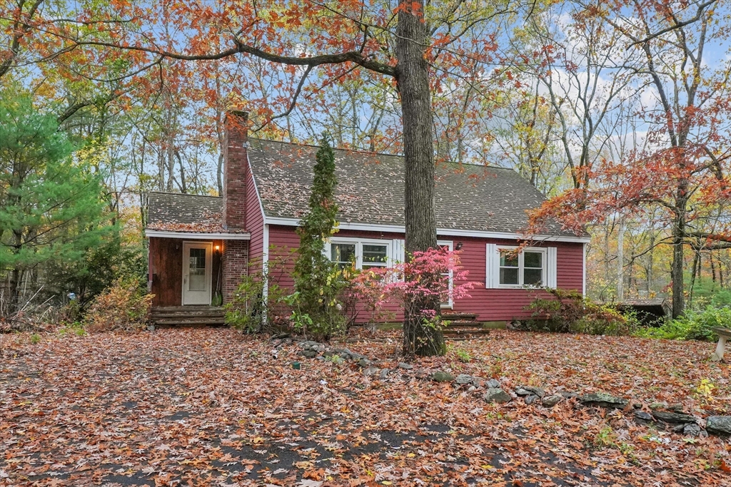 601 Flat Hill Road Lunenburg, MA 01462 - Photo 2 of 39