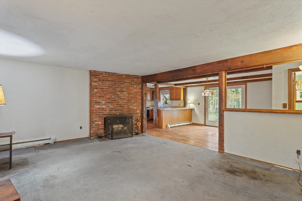 601 Flat Hill Road Lunenburg, MA 01462 - Photo 5 of 39