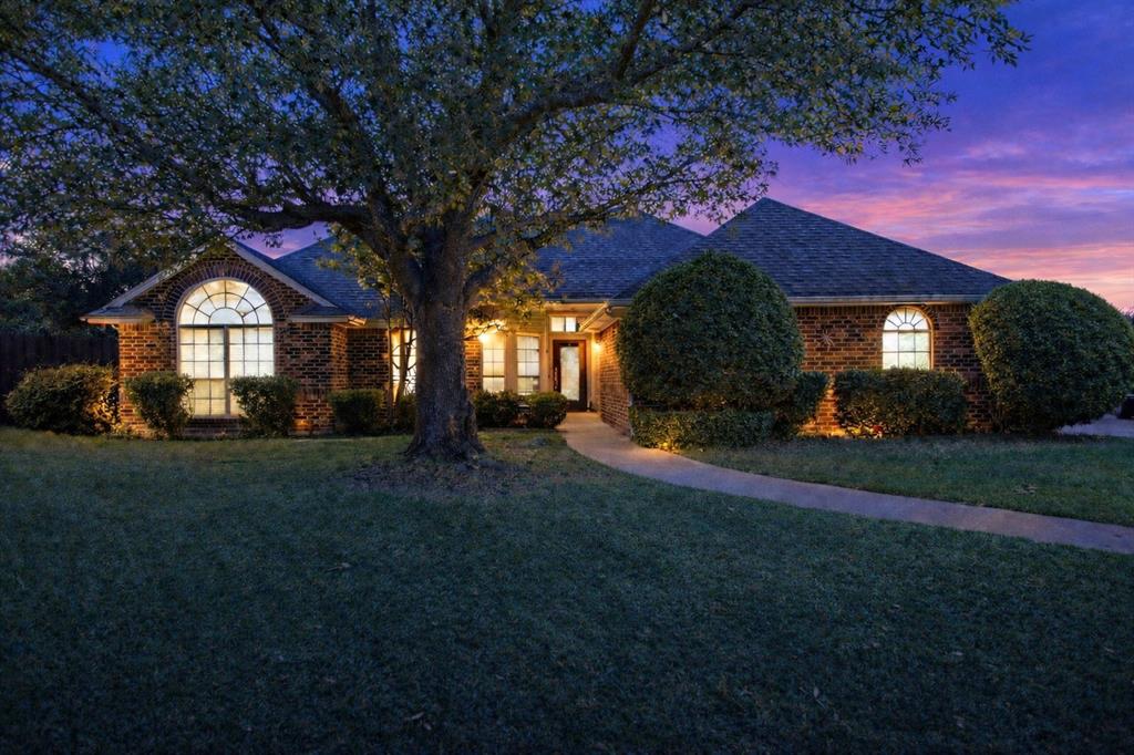 729 Bent Tree Court Hurst, TX 76054 - Photo 2 of 23