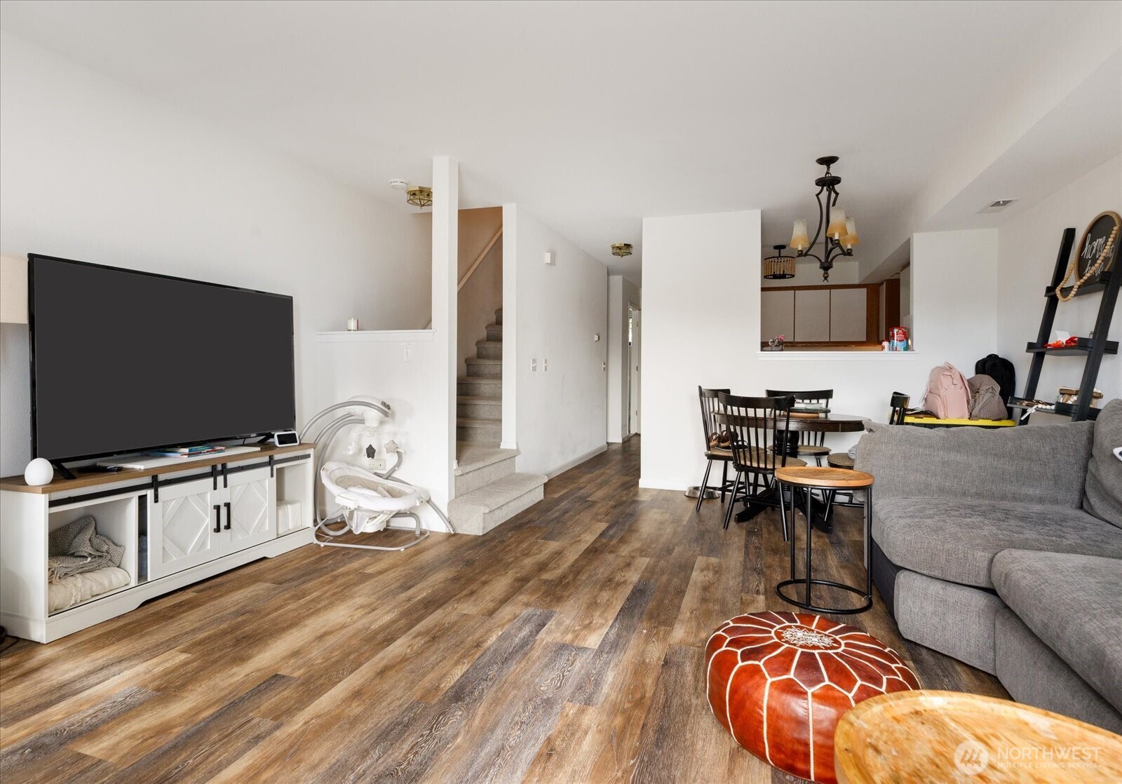 30875 State Rte 20, Unit M2 Oak Harbor, WA 98277 - Photo 8 of 29 a living room with furniture and a flat screen tv