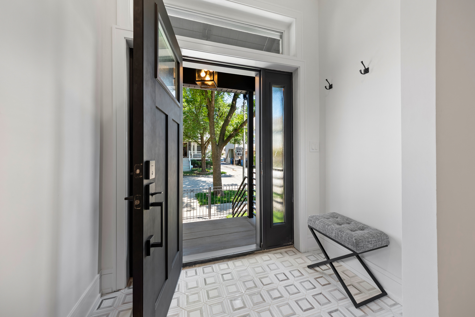 3414 North Hamilton Avenue Chicago, IL 60618 - Photo 4 of 45