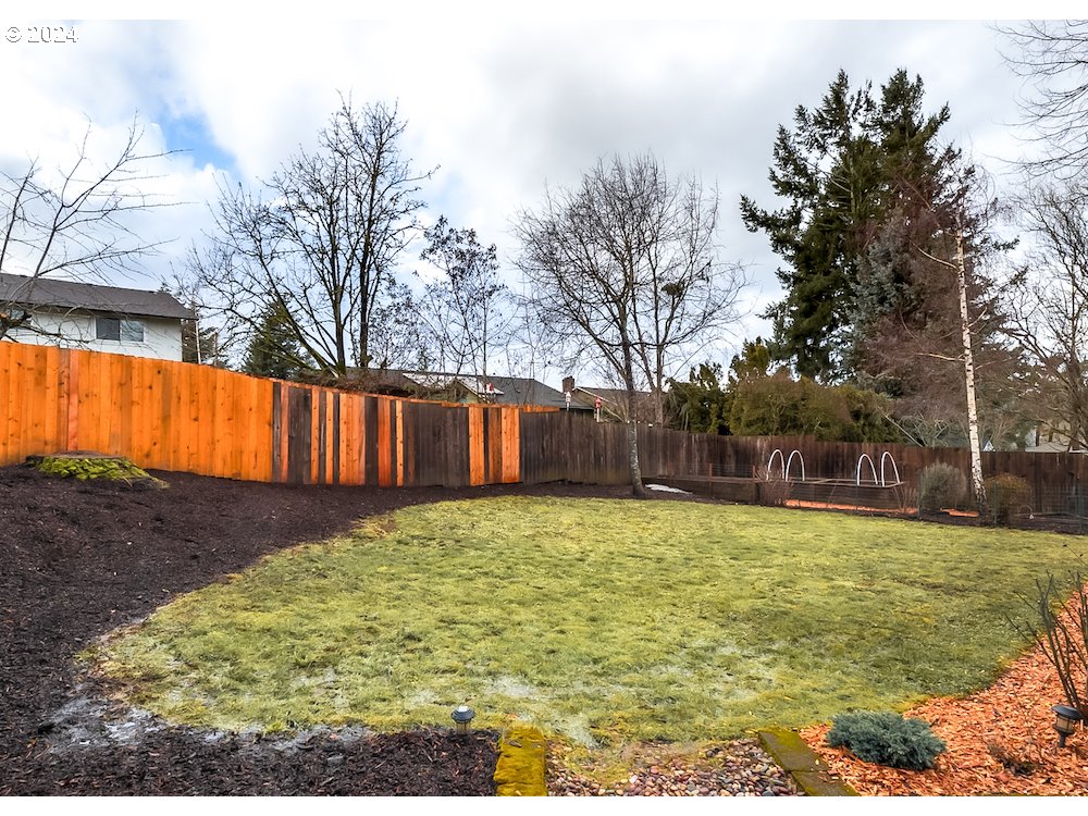2097 Southwest Brixton Place Gresham, OR 97080 - Photo 42 of 43 a swimming pool with an outdoor space