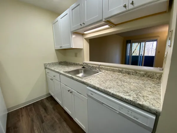 $1,899 | 171 Eastern Avenue, Unit 104, Manchester, NH 03104