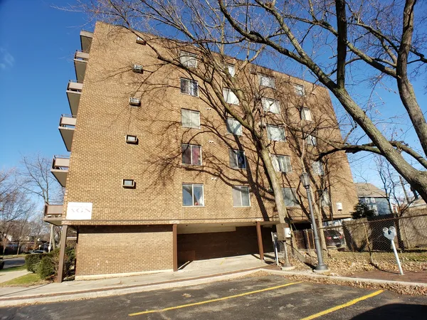 $1,450 | 336 Lathrop Avenue, Unit 304, Forest Park, IL 60130