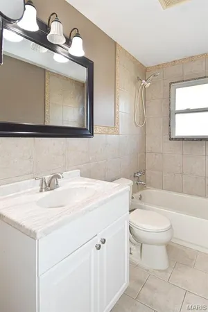 $2,100 | 803 Villette Court, Ballwin, MO 63011